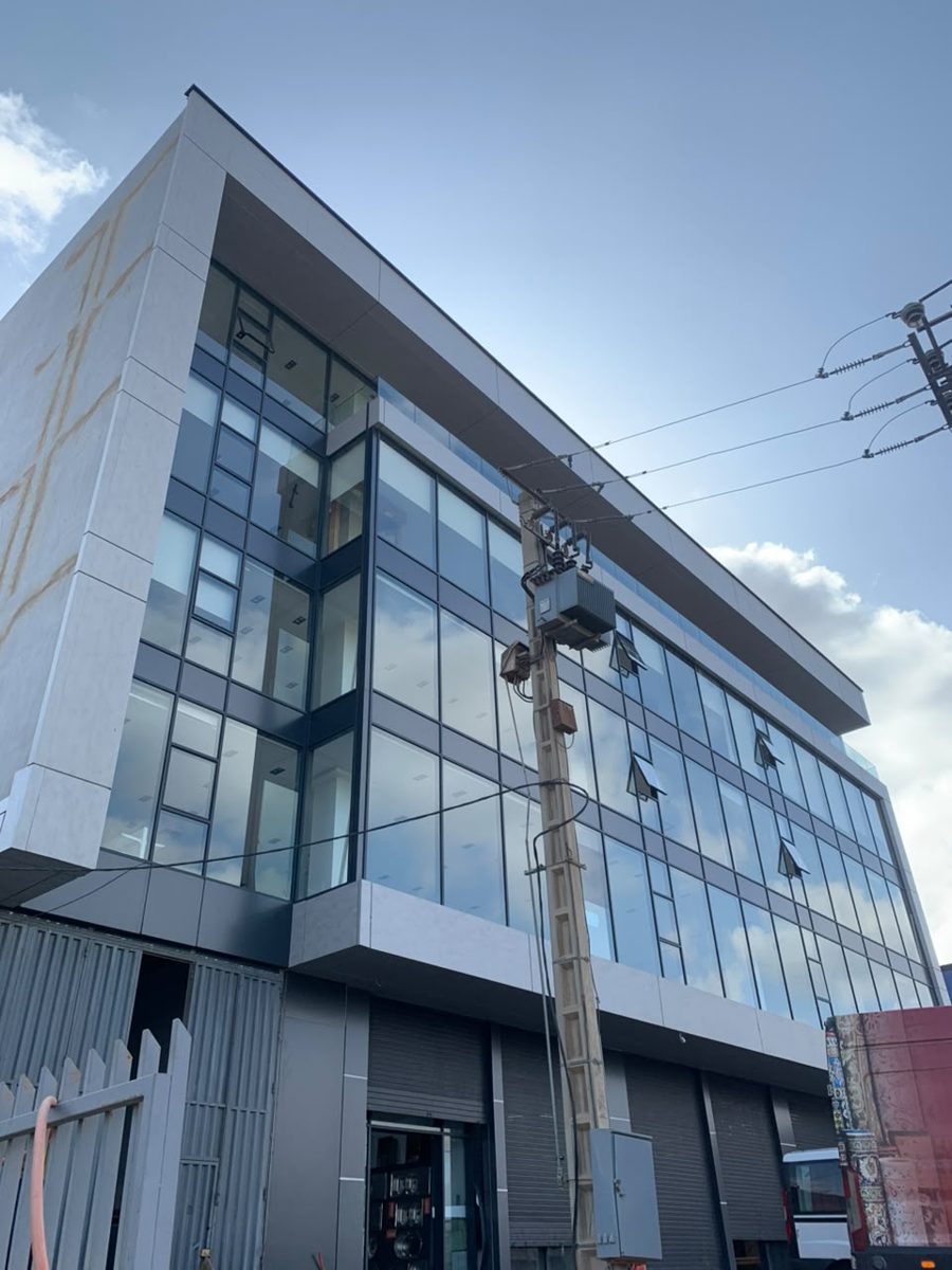 Façade d’immeuble nettoyée par Beccaprime